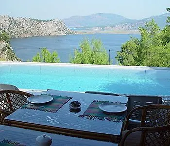 Villa Gokbel 3*,